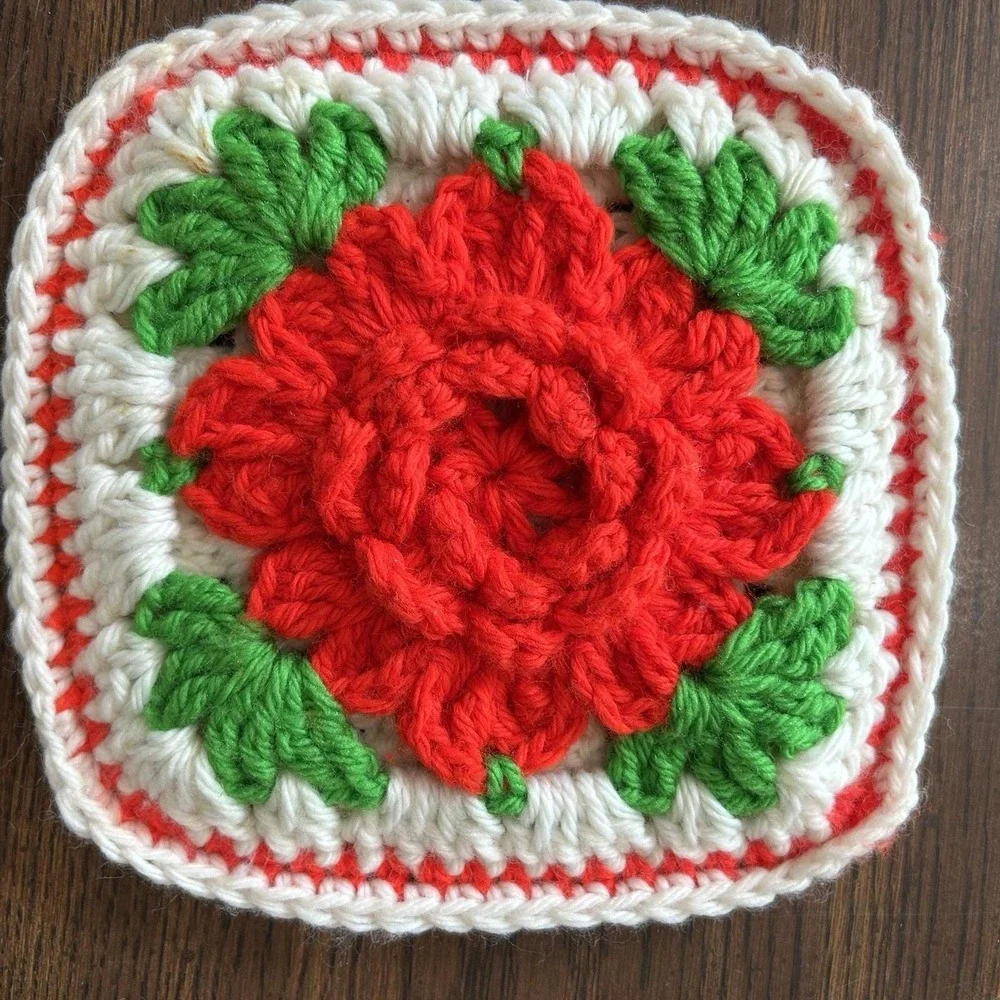 Vintage 70s Cottagecore Handmade Crochet Rose Granny Square Pot Holder Set Of 2